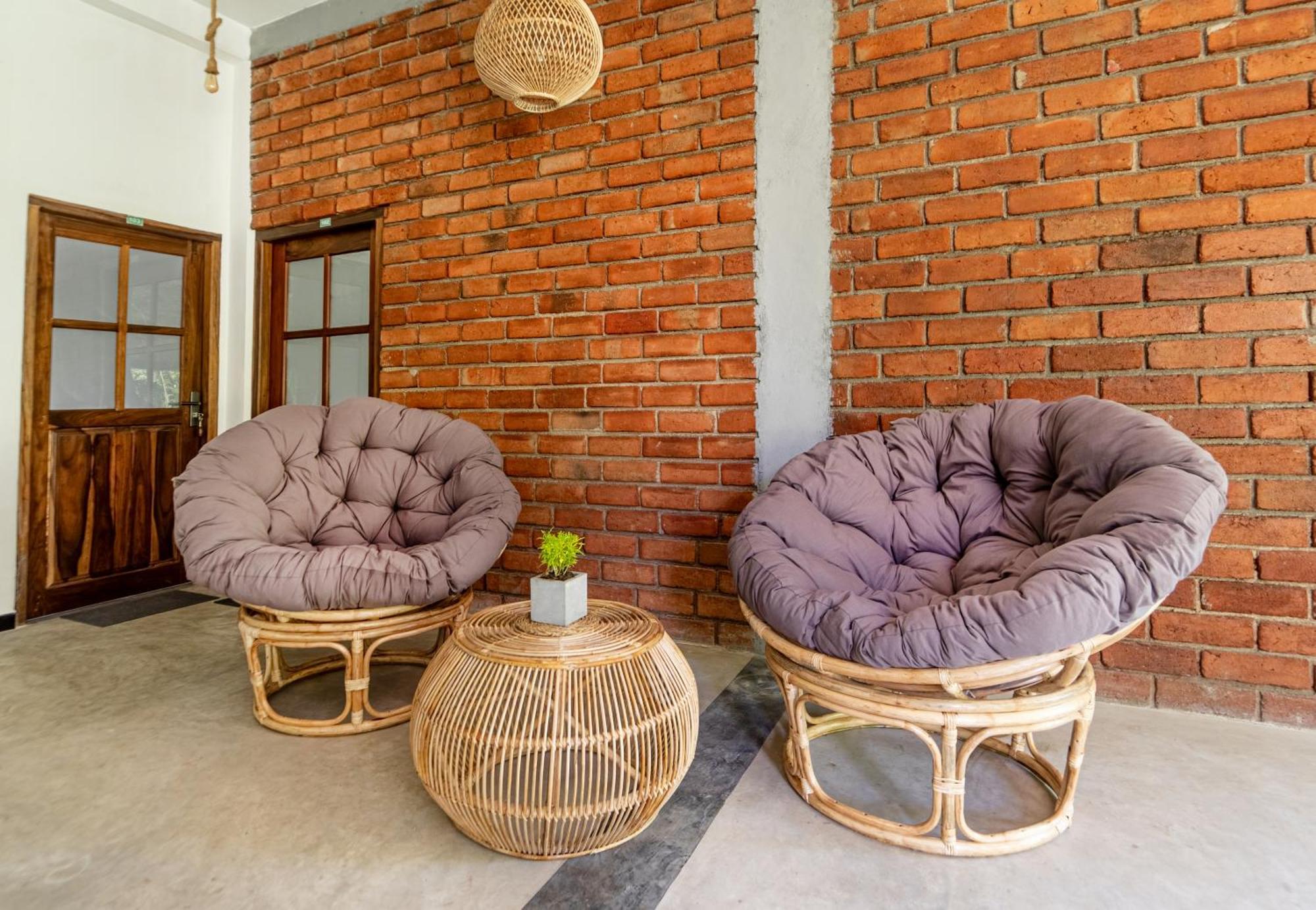 Drifter - Rooms & Food Midigama East Exterior foto