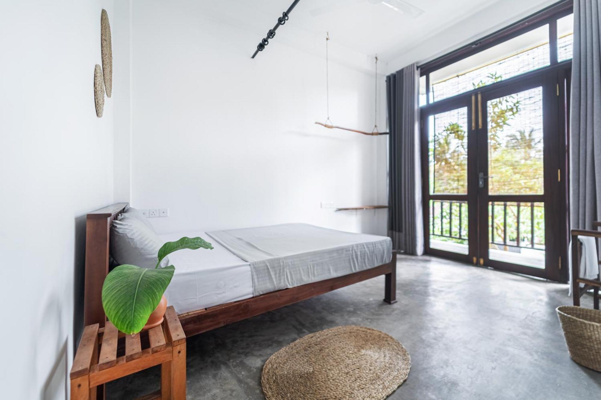 Drifter - Rooms & Food Midigama East Exterior foto