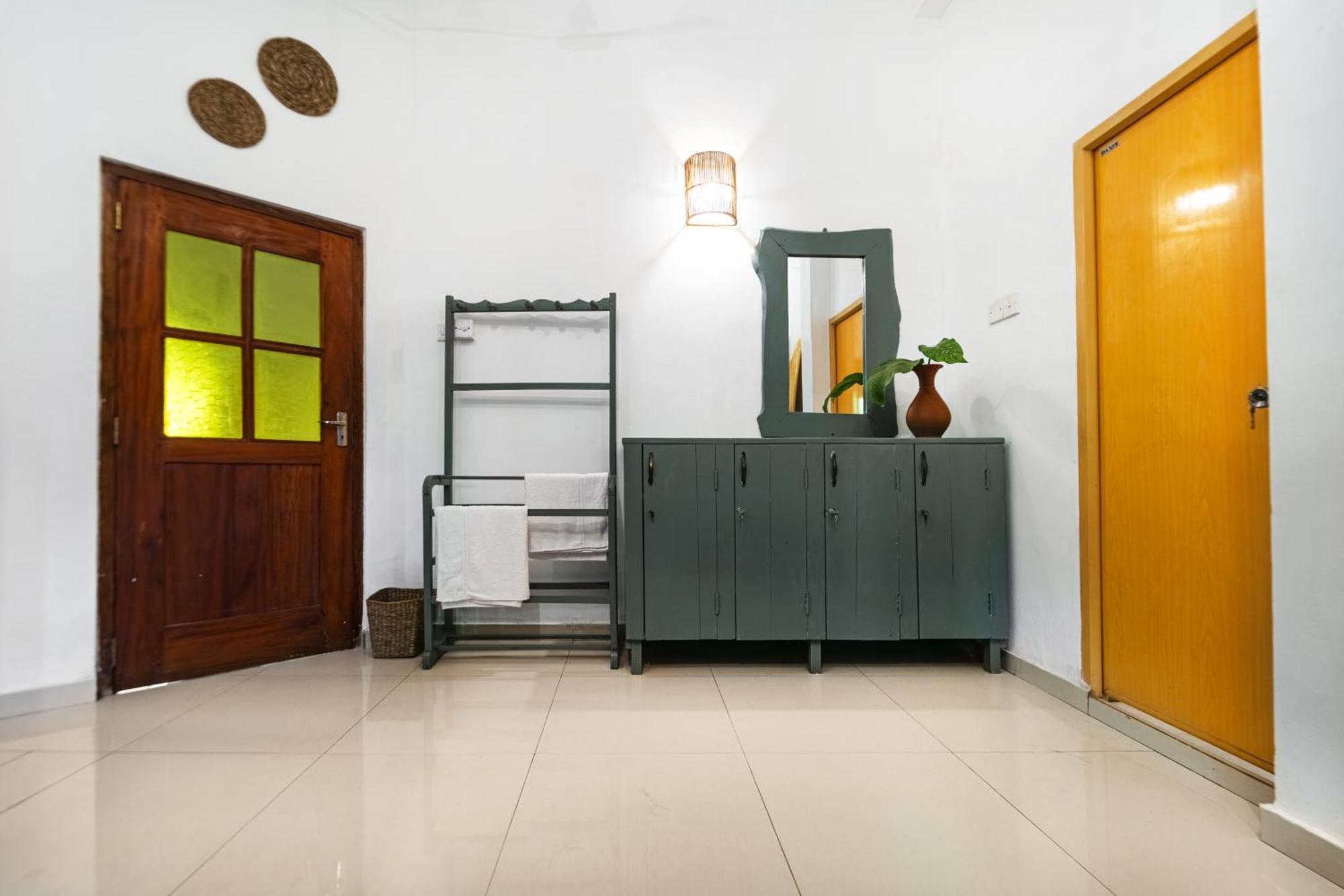 Drifter - Rooms & Food Midigama East Exterior foto